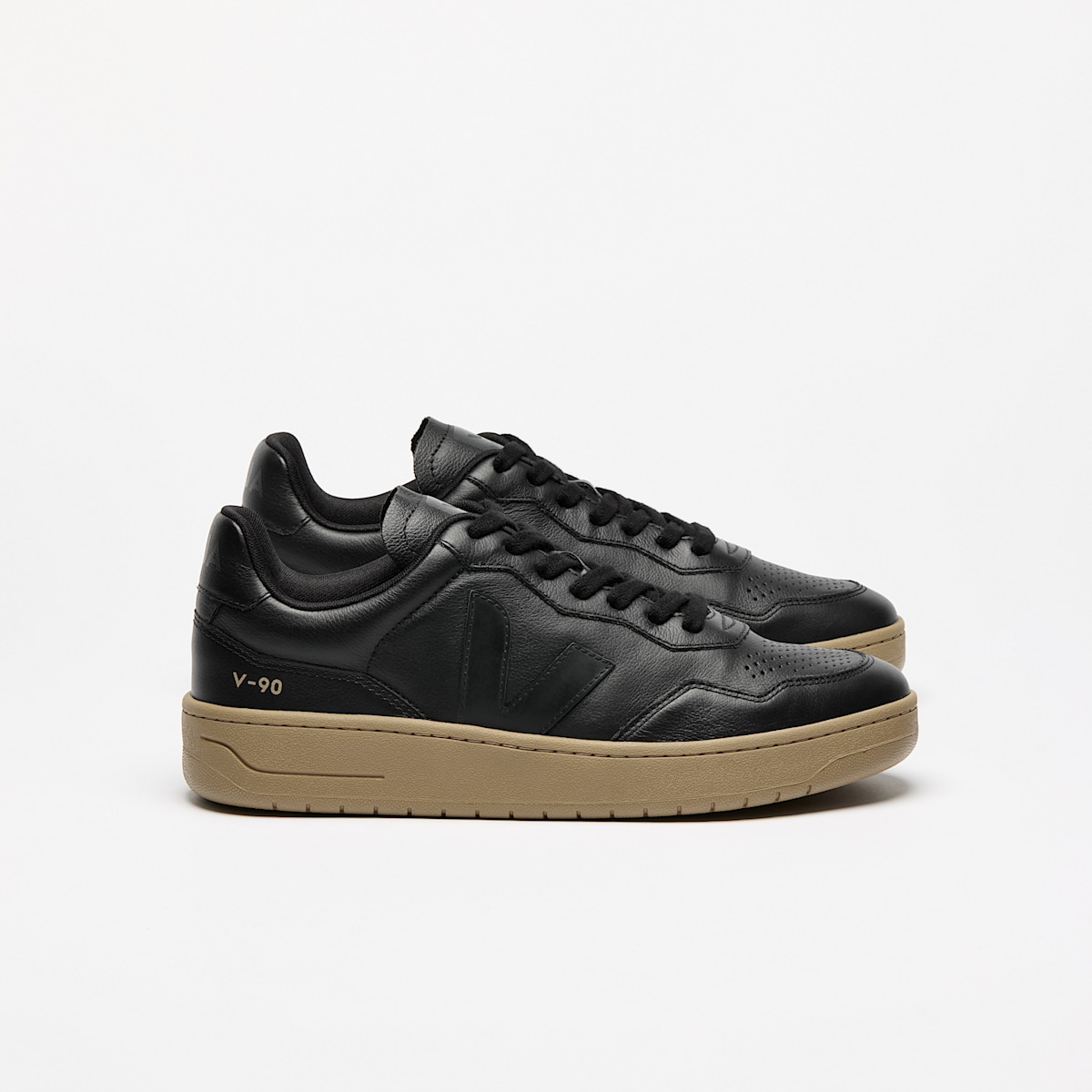 V-90 LEATHER BLACK DUNE